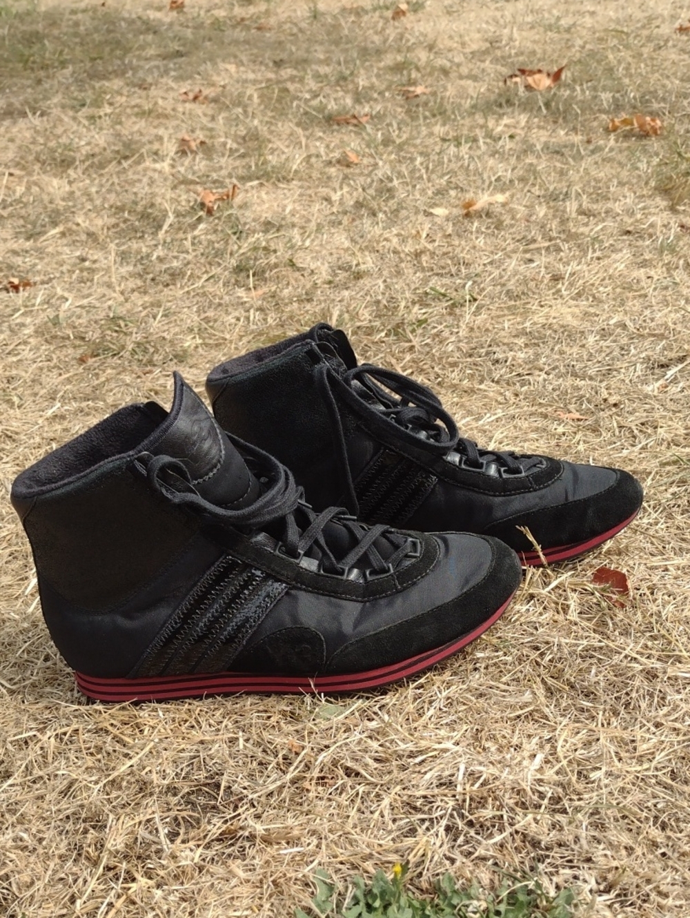 Rare Y3 Yohji Yamamoto Adidas High-Top Casual Sneakers in Black with Red Accent